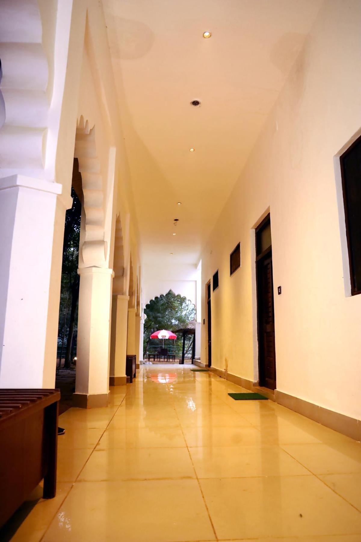 Rājgarh Panna Tiger Resort- Riverside Property מראה חיצוני תמונה